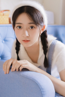 下贱妓女抽打扒开打花蒂